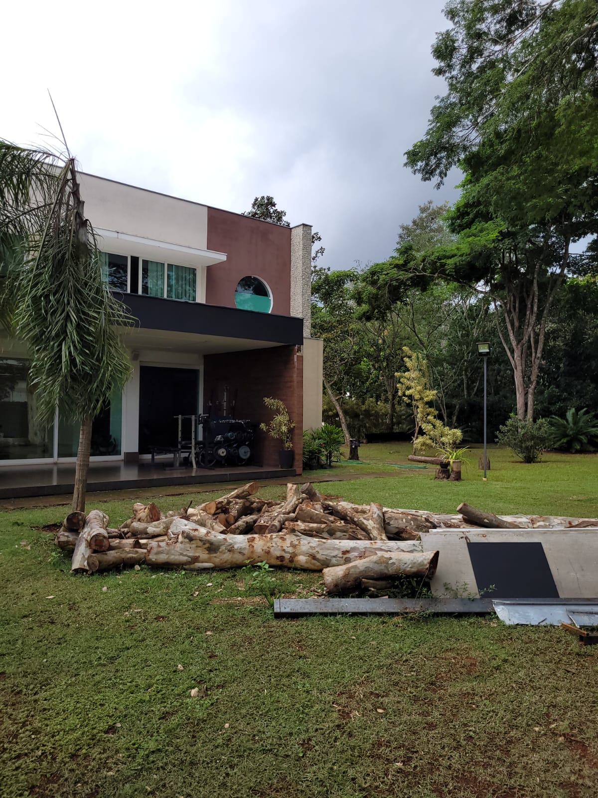 Foto do anúncio de imóvel Casa. Casa de Condomínio CONDOMÍNIO MAIS ARBORIZADO DO PARK WAY