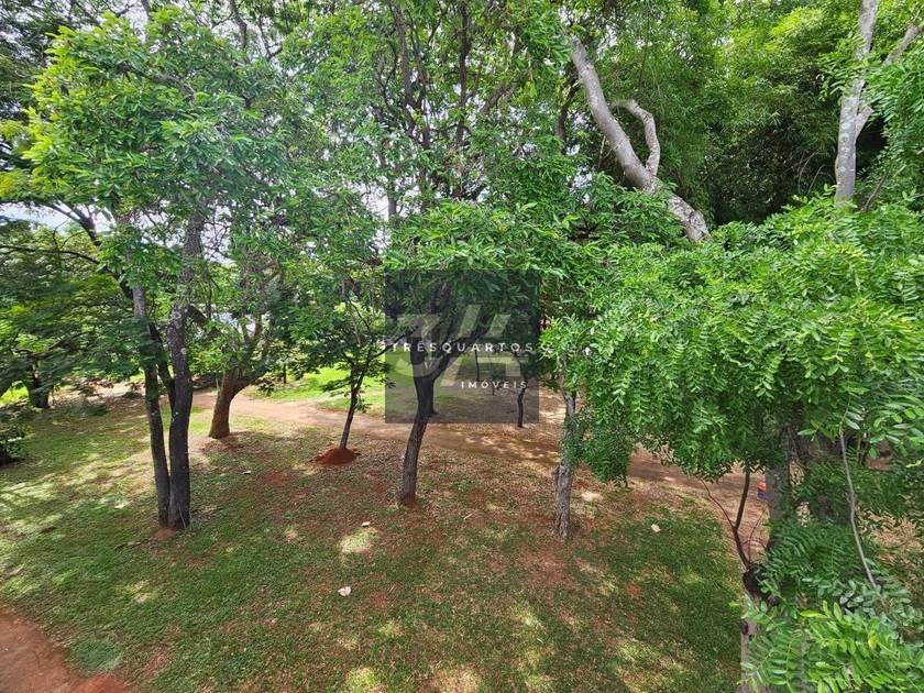 Foto do anúncio de imóvel Apartamento. Padrão SQS 409, 3 Quartos, Reformado, Vista Livre