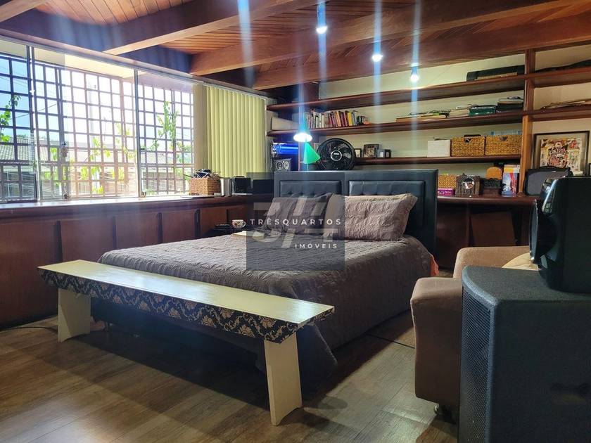 Foto do anúncio de imóvel Casa. Padrão Casa 5 Suítes, Mobiliada - Lago Sul