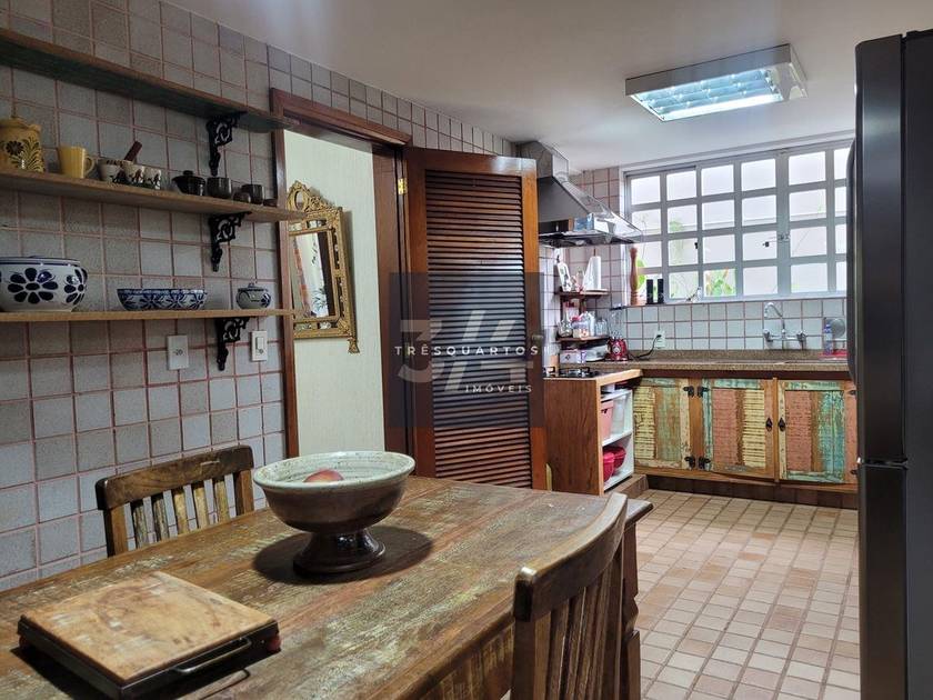 Foto do anúncio de imóvel Casa. Padrão Casa 5 Suítes, Mobiliada - Lago Sul