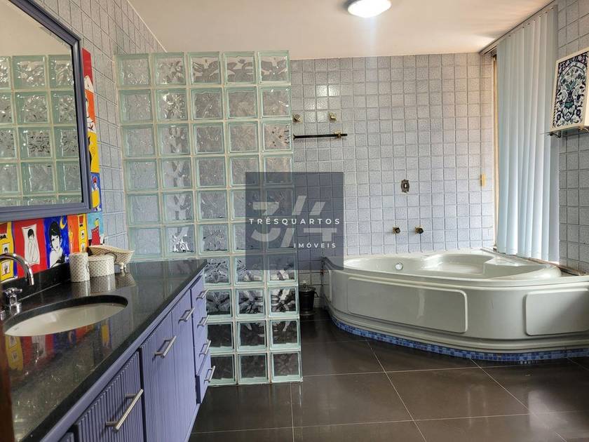 Foto do anúncio de imóvel Casa. Padrão Casa 5 Suítes, Mobiliada - Lago Sul