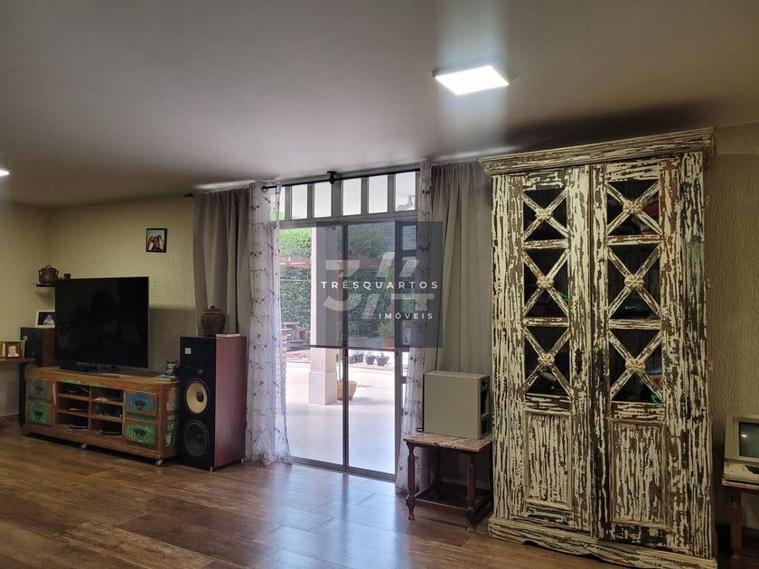 Foto do anúncio de imóvel Casa. Padrão Casa 5 Suítes, Mobiliada - Lago Sul