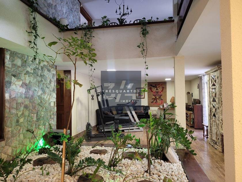 Foto do anúncio de imóvel Casa. Padrão Casa 5 Suítes, Mobiliada - Lago Sul