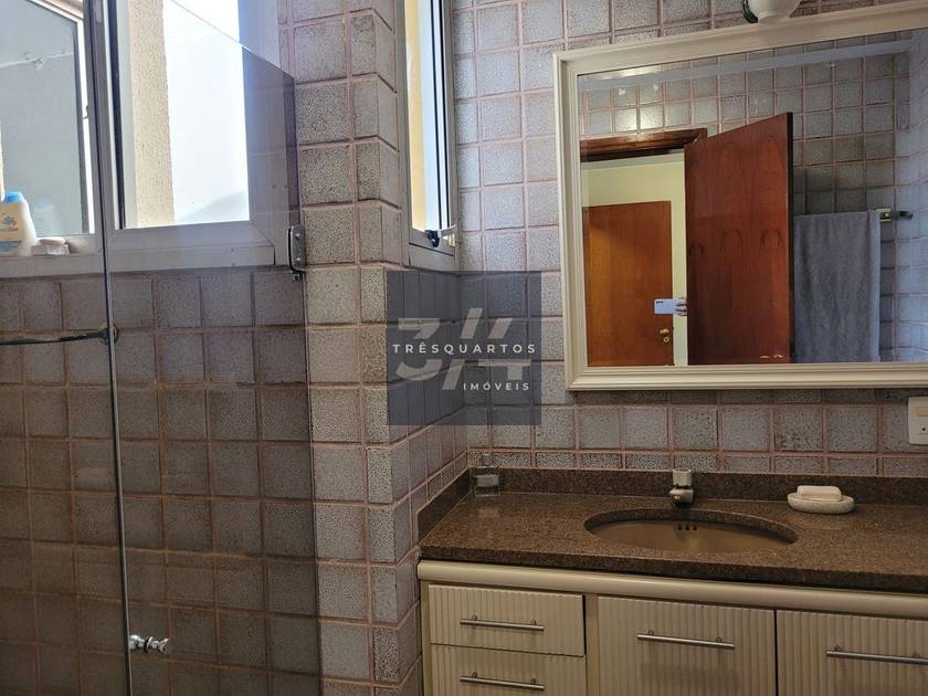 Foto do anúncio de imóvel Casa. Padrão Casa 5 Suítes, Mobiliada - Lago Sul