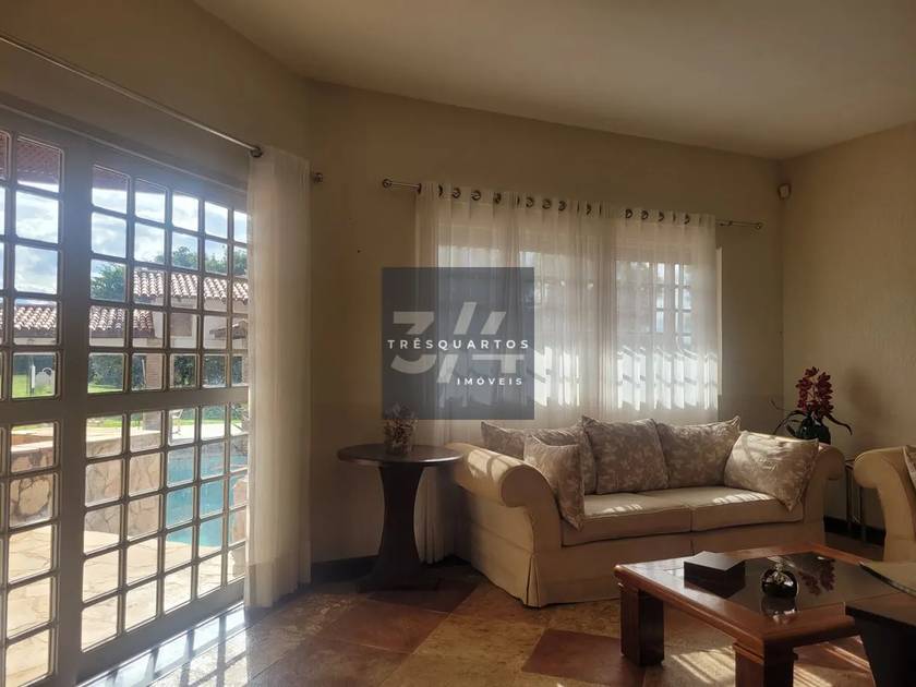 Foto do anúncio de imóvel Casa. Duplex Casa estilo colonial no Park Way, com terreno de 5000m²