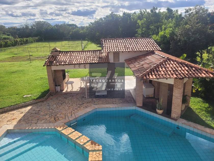 Foto do anúncio de imóvel Casa. Duplex Casa estilo colonial no Park Way, com terreno de 5000m²