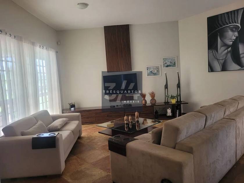 Foto do anúncio de imóvel Casa. Duplex Casa estilo colonial no Park Way, com terreno de 5000m²
