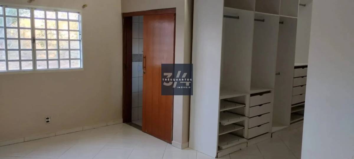 Foto do anúncio de imóvel Casa. Padrão Casa espaçosa no Jardim Botânico – 2 suítes , conforto e tranquilidade