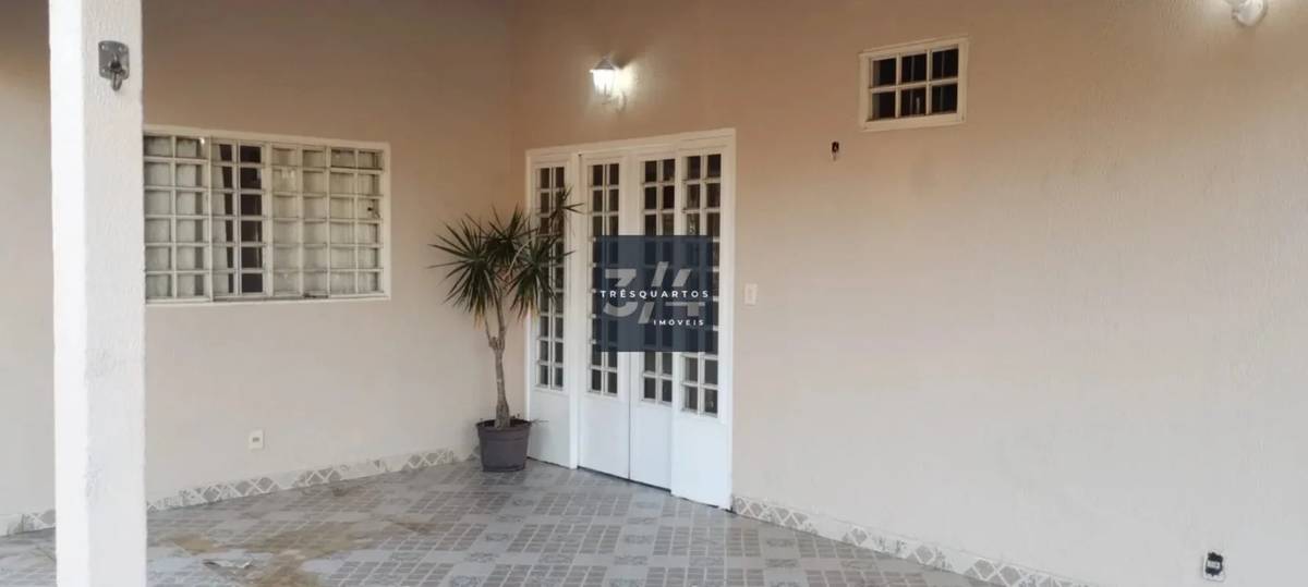 Foto do anúncio de imóvel Casa. Padrão Casa espaçosa no Jardim Botânico – 2 suítes , conforto e tranquilidade