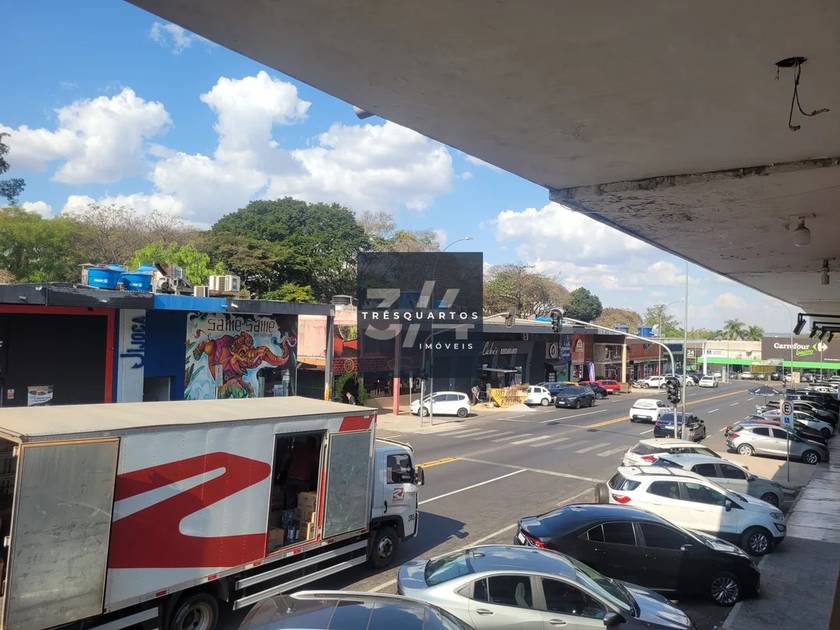 Foto do anúncio de imóvel Comercial. Casa Comercial Oportunidade rara na Asa Sul – Loja dupla na CLS 402 com 250m²!