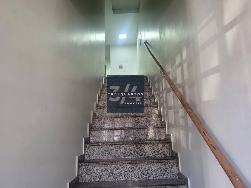 Foto do anúncio de imóvel Comercial. Casa Comercial Oportunidade rara na Asa Sul – Loja dupla na CLS 402 com 250m²!
