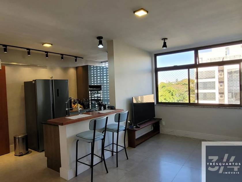 Foto principal do anúncio de imóvel Apartamento. Padrão SQS 312 | 3 Quartos | 2 Suítes | 70m² Reformado e Moderno com 70,00 metros quadrados para Aluguel por R$ 5500.