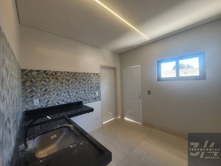 Foto do anúncio de imóvel Casa. Padrão Casa térrea de alto padrão com 4 suítes no Jardim Botânico