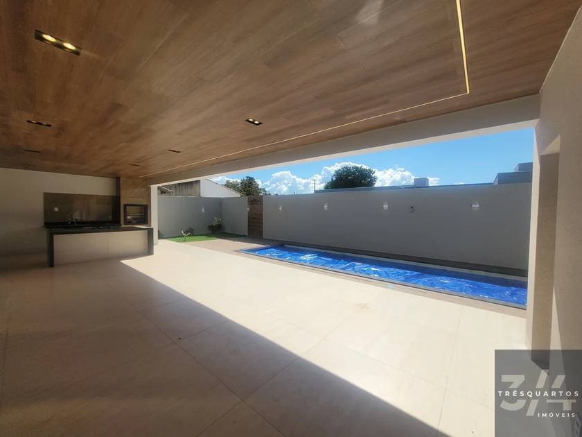 Foto do anúncio de imóvel Casa. Padrão Casa térrea de alto padrão com 4 suítes no Jardim Botânico