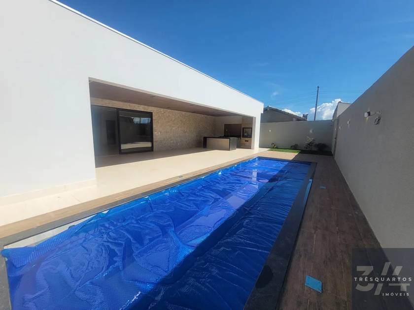 Foto do anúncio de imóvel Casa. Padrão Casa térrea de alto padrão com 4 suítes no Jardim Botânico