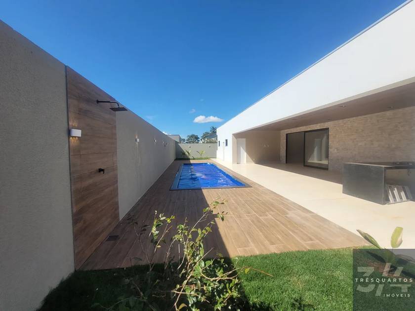 Foto do anúncio de imóvel Casa. Padrão Casa térrea de alto padrão com 4 suítes no Jardim Botânico