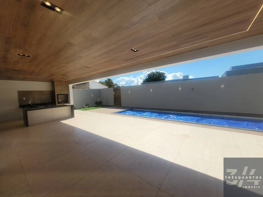 Foto do anúncio de imóvel Casa. Padrão Casa térrea de alto padrão com 4 suítes no Jardim Botânico