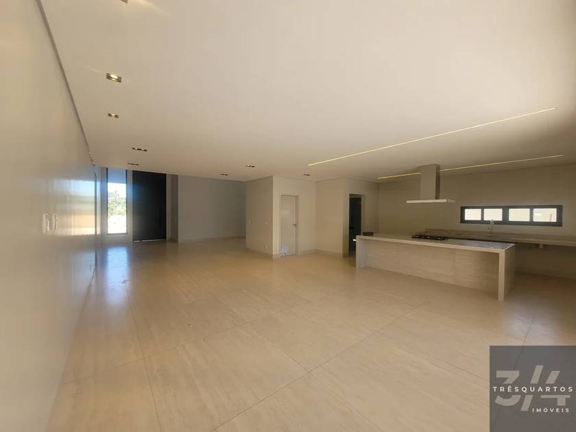 Foto do anúncio de imóvel Casa. Padrão Casa térrea de alto padrão com 4 suítes no Jardim Botânico