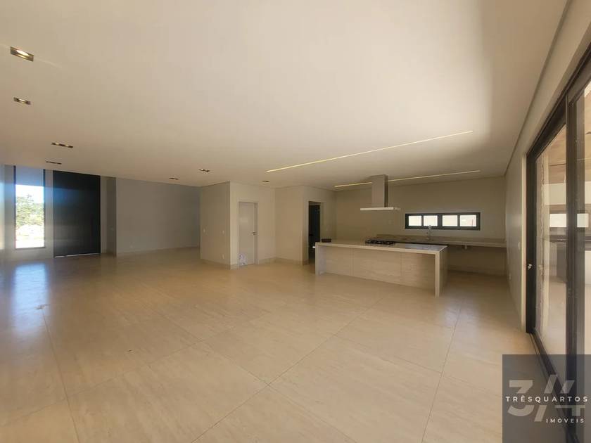 Foto do anúncio de imóvel Casa. Padrão Casa térrea de alto padrão com 4 suítes no Jardim Botânico
