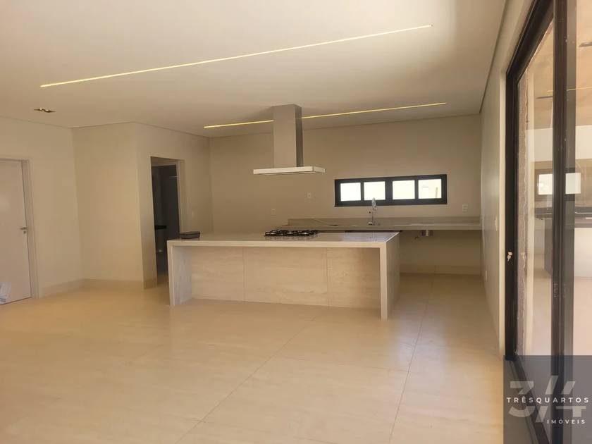 Foto do anúncio de imóvel Casa. Padrão Casa térrea de alto padrão com 4 suítes no Jardim Botânico