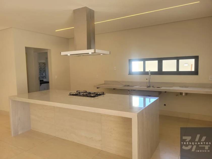 Foto do anúncio de imóvel Casa. Padrão Casa térrea de alto padrão com 4 suítes no Jardim Botânico