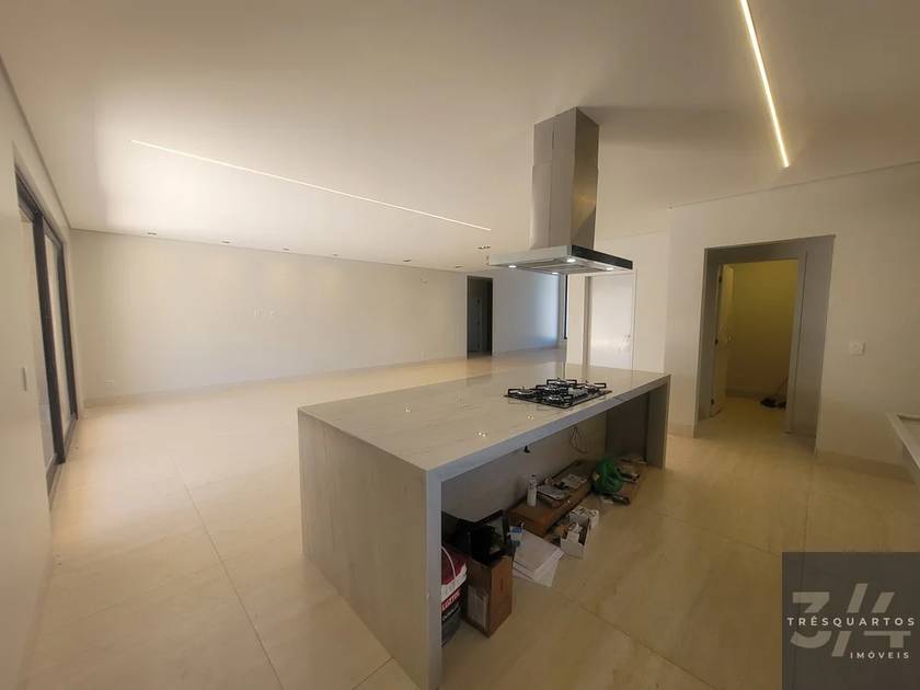 Foto do anúncio de imóvel Casa. Padrão Casa térrea de alto padrão com 4 suítes no Jardim Botânico