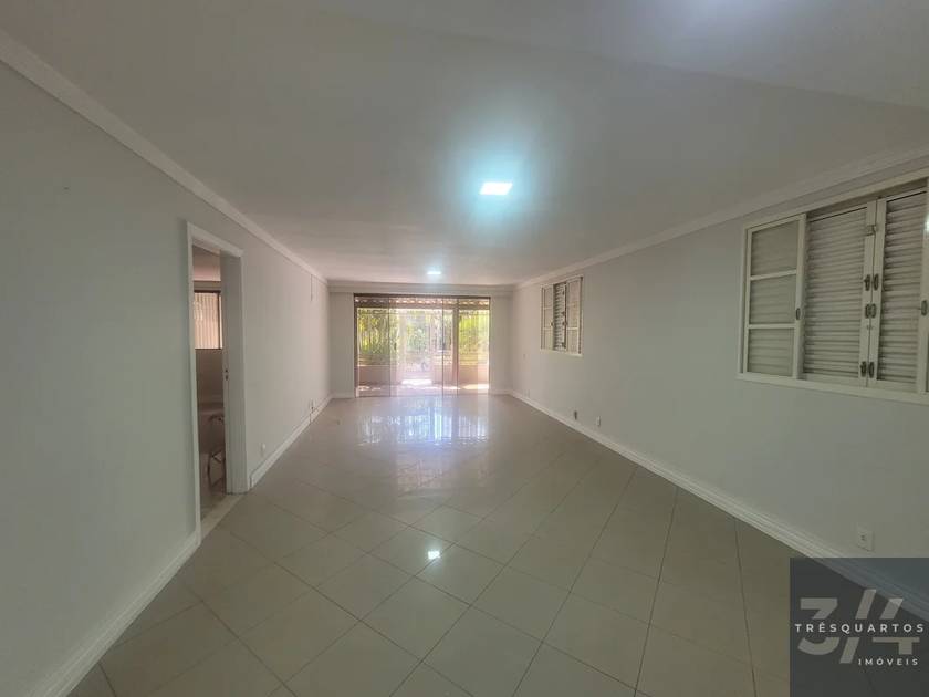 Foto 10 do anúncio de Casa Padrão CASA LINEAR NA ASA SUL | 3 QUARTOS | 1 SUÍTE, Asa Sul