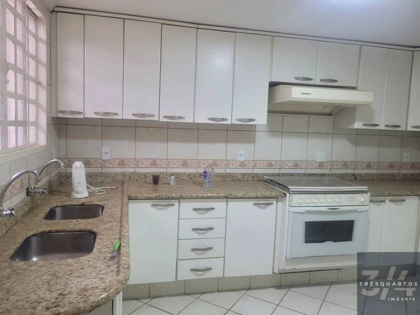 Foto 28 do anúncio de Casa Padrão CASA LINEAR NA ASA SUL | 3 QUARTOS | 1 SUÍTE, Asa Sul