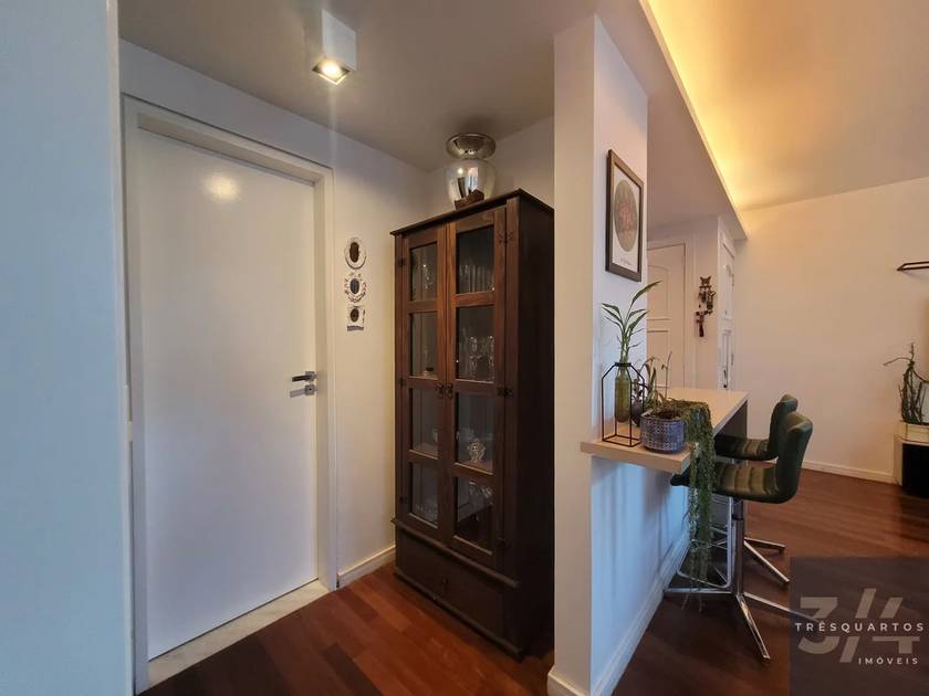 Foto 10 do anúncio de Apartamento Padrão SQN 412 – Apartamento reformado, vazado, 2 quartos, 1 suíte | 68 m², Asa Norte